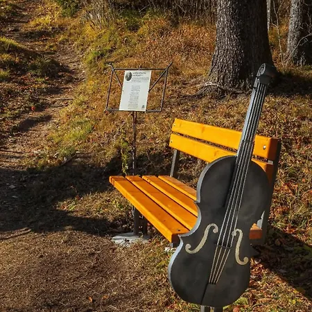 Family S Výhľadom Na Choč