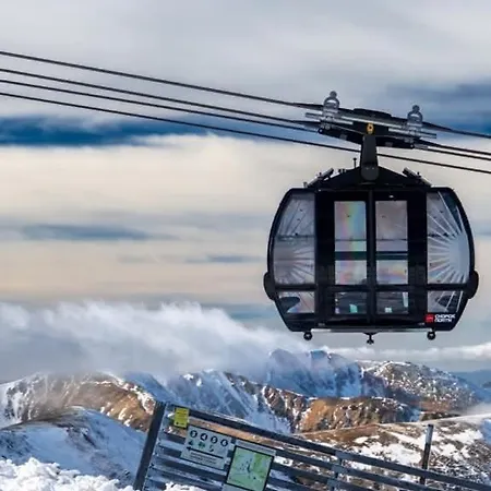 Family S Výhľadom Na Choč Lúčky